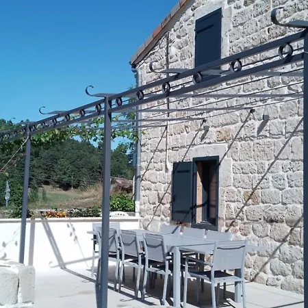 12 Personnes Holiday home Creysseilles